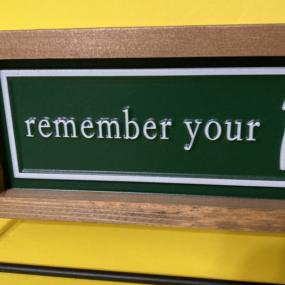 “Remember Your Roots” Table Decor - Picture 2 of 9